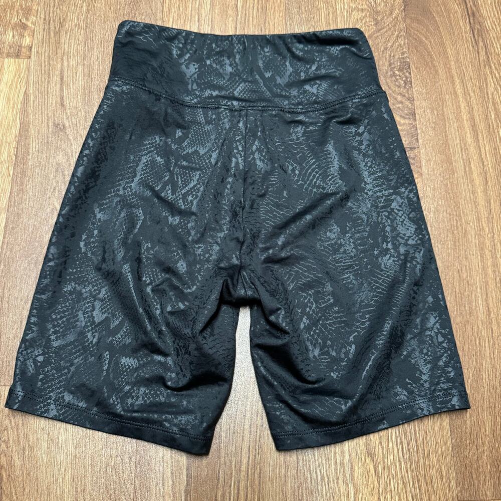American Eagle Womens Solid Black Snack Print 7" Biker Shorts Yoga Size Small - Picture 2 of 8